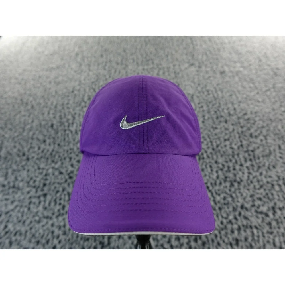 Nike Golf Hat Cap Strapback Purple 510603-541 SAMPLE Silver Embroider Ventilated